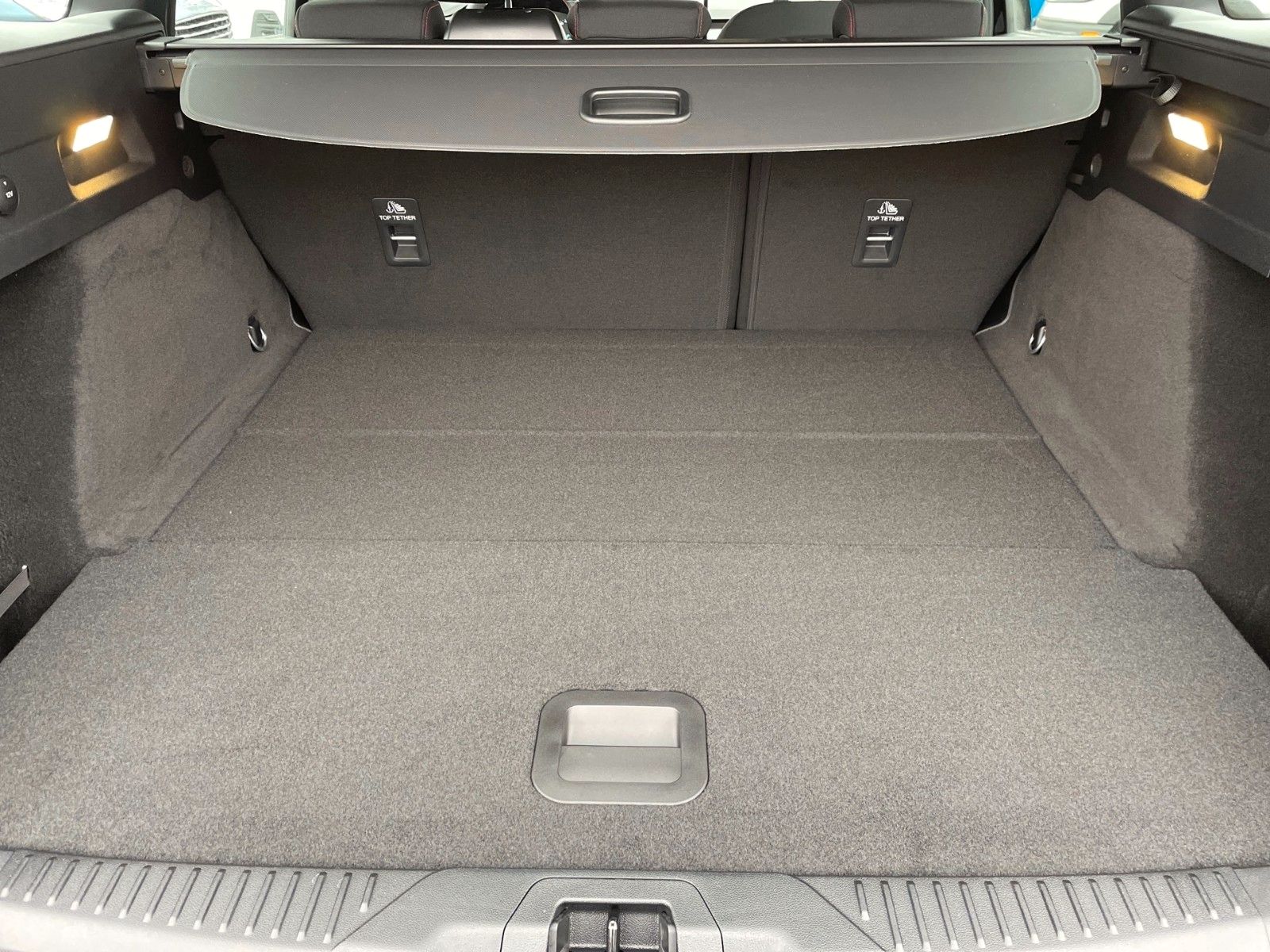 Fahrzeugabbildung Ford Focus Turnier 1.0 EcoBoost Aut. ST-Line Design+.