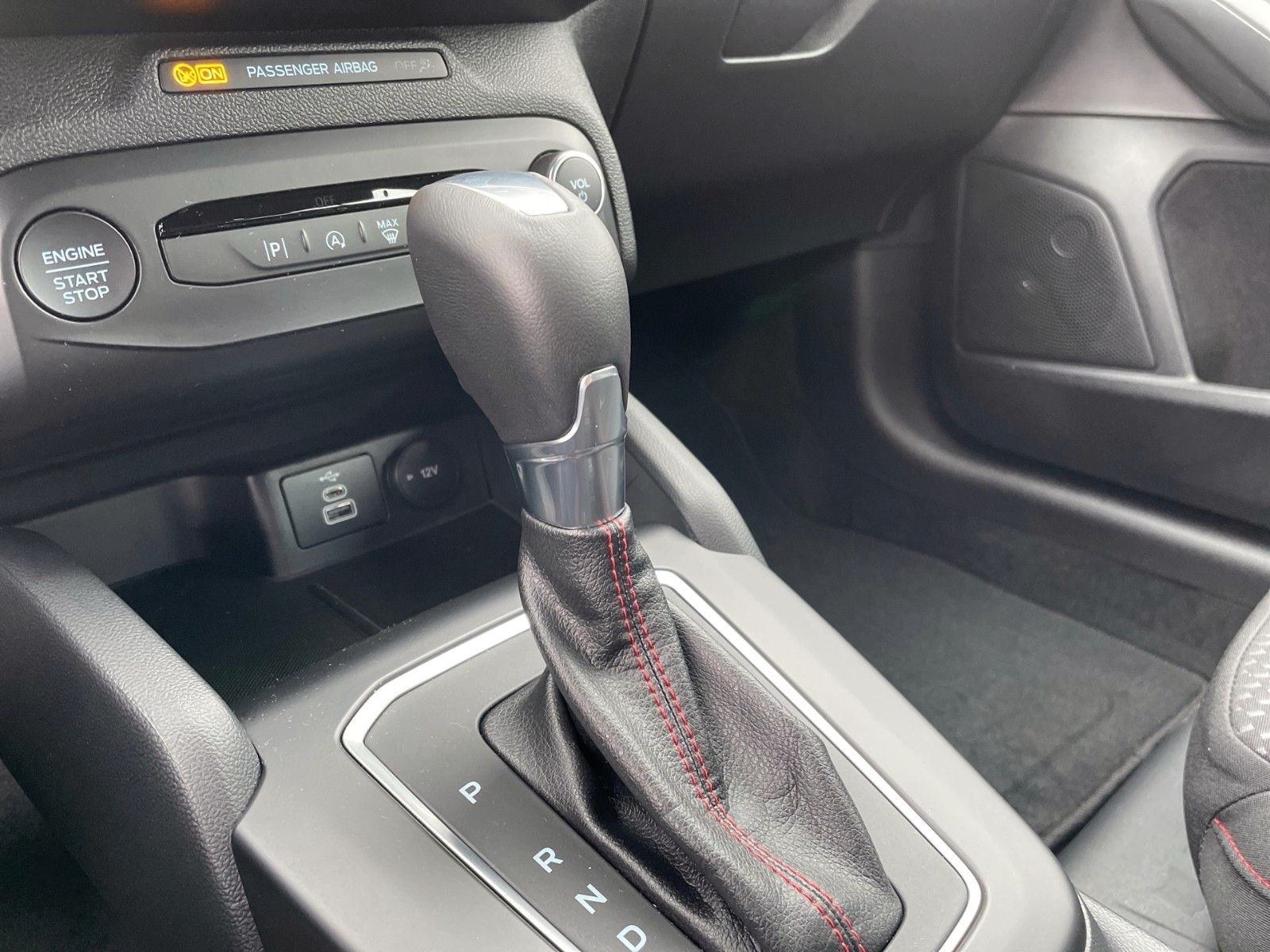 Fahrzeugabbildung Ford Focus Turnier 1.0 EcoBoost Aut. ST-Line Design+.