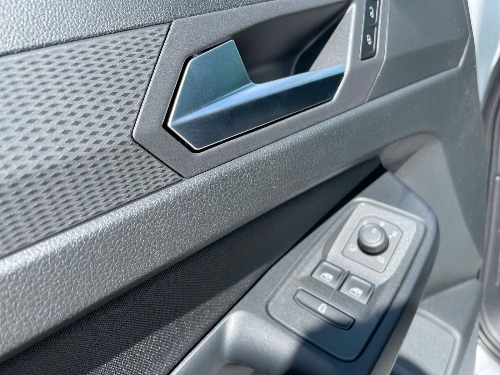 Fahrzeugabbildung Ford Tourneo Connect 2.0 EcoBlue Titanium+LED+ACC+...