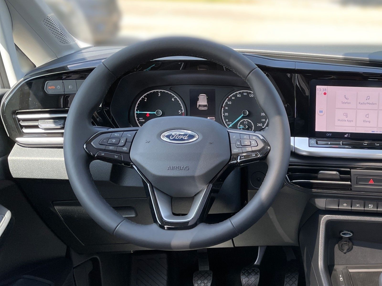Fahrzeugabbildung Ford Tourneo Connect 2.0 EcoBlue Titanium+LED+ACC+...