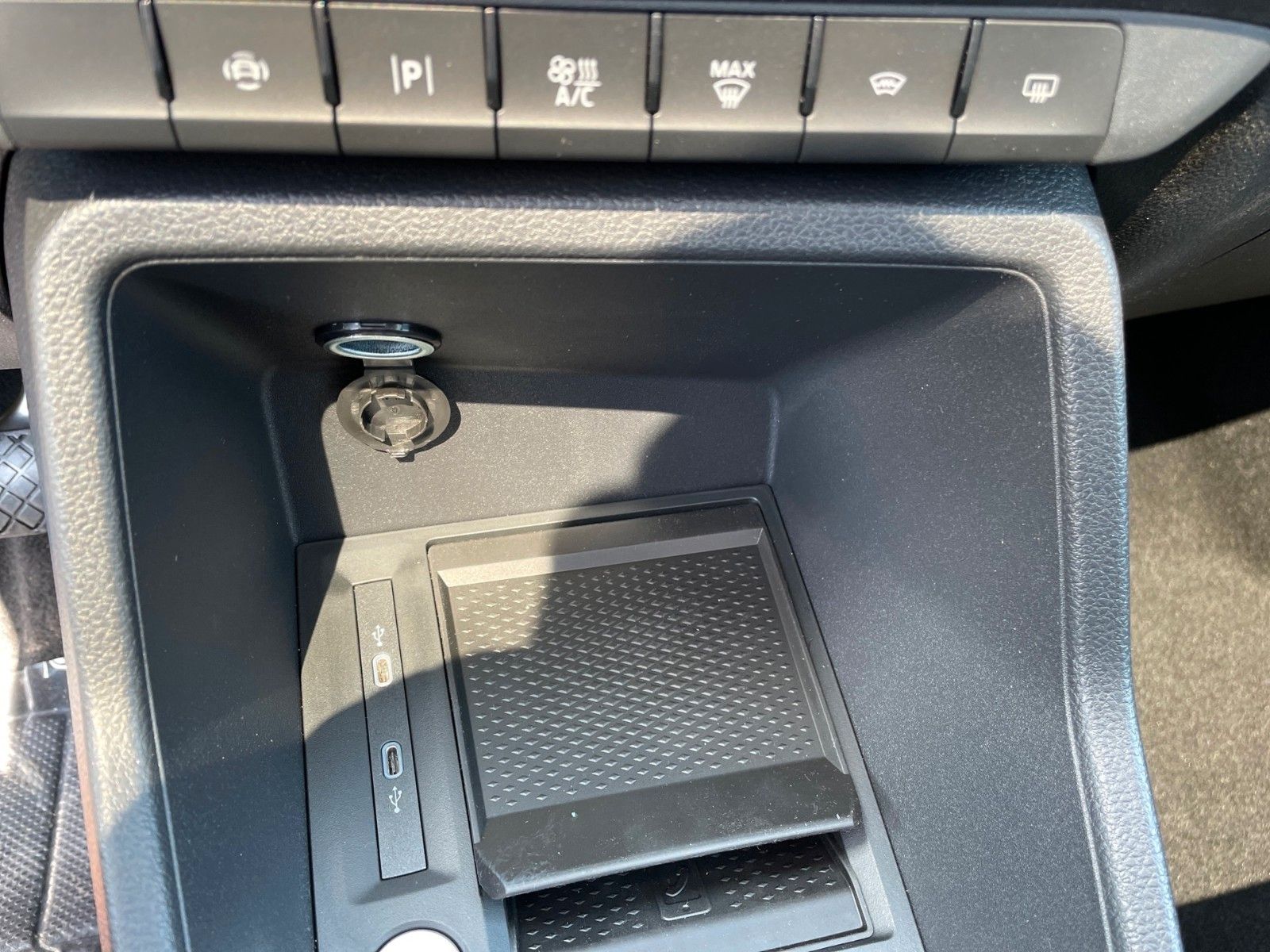 Fahrzeugabbildung Ford Tourneo Connect 2.0 EcoBlue Titanium+LED+ACC+...