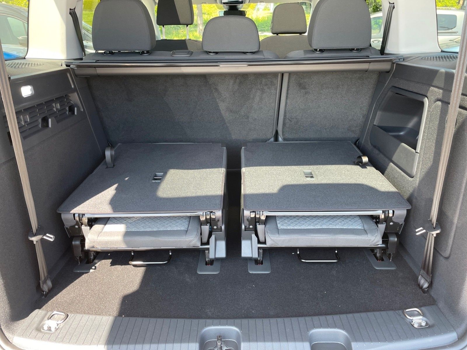 Fahrzeugabbildung Ford Tourneo Connect 2.0 EcoBlue Titanium+LED+ACC+...