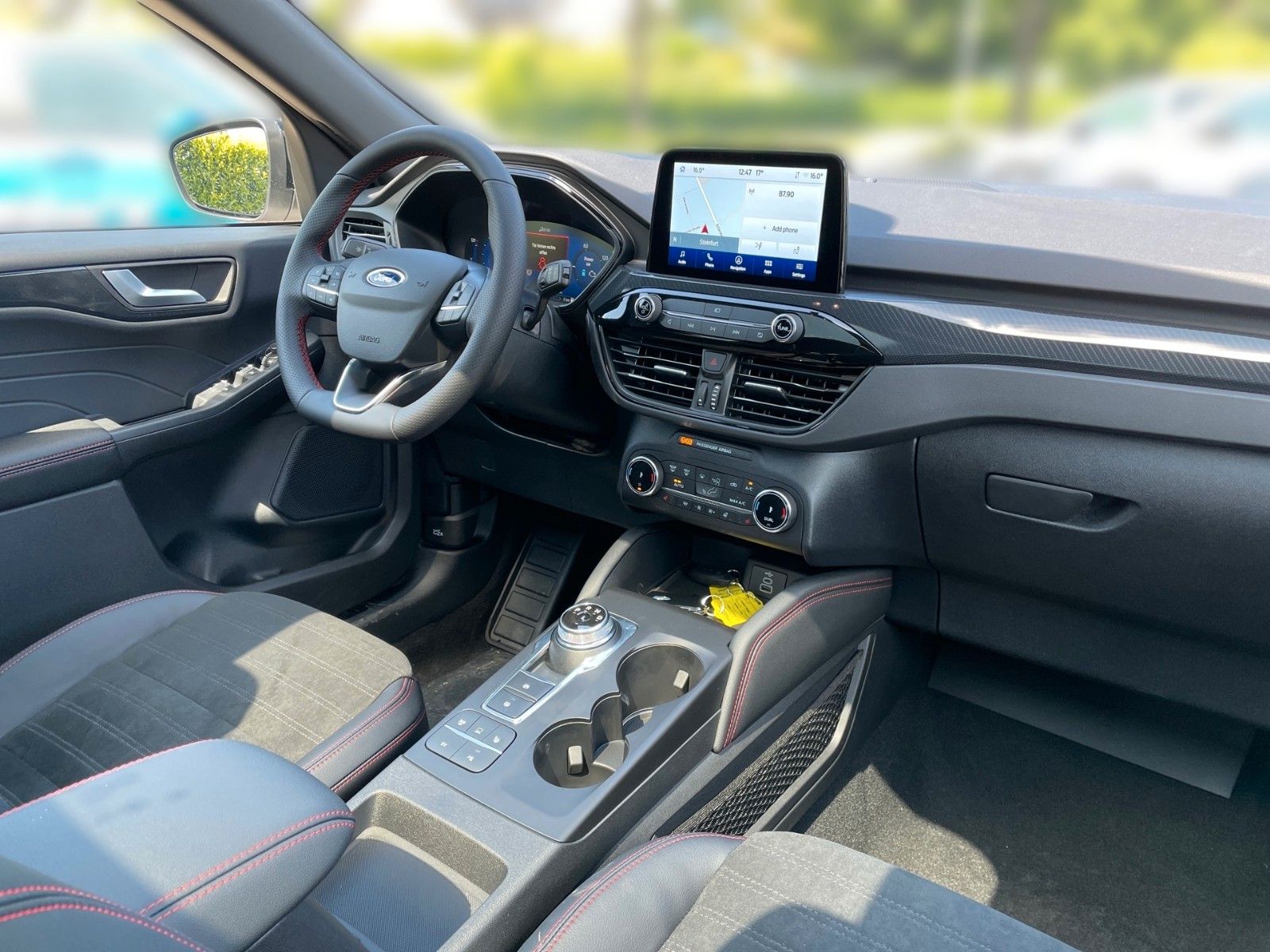 Fahrzeugabbildung Ford Kuga 2.5 PHEV ST-Line X Black Package+AHK+20"+..