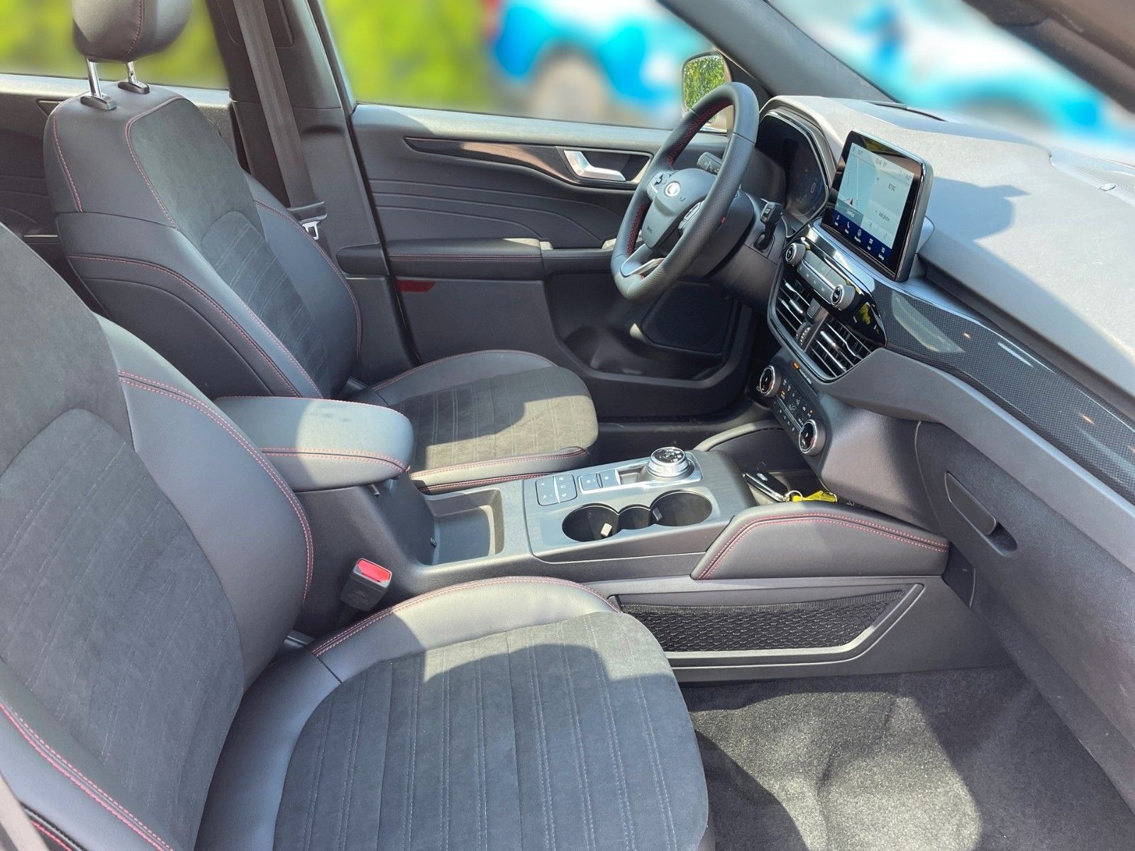 Fahrzeugabbildung Ford Kuga 2.5 PHEV ST-Line X Black Package+AHK+20"+..
