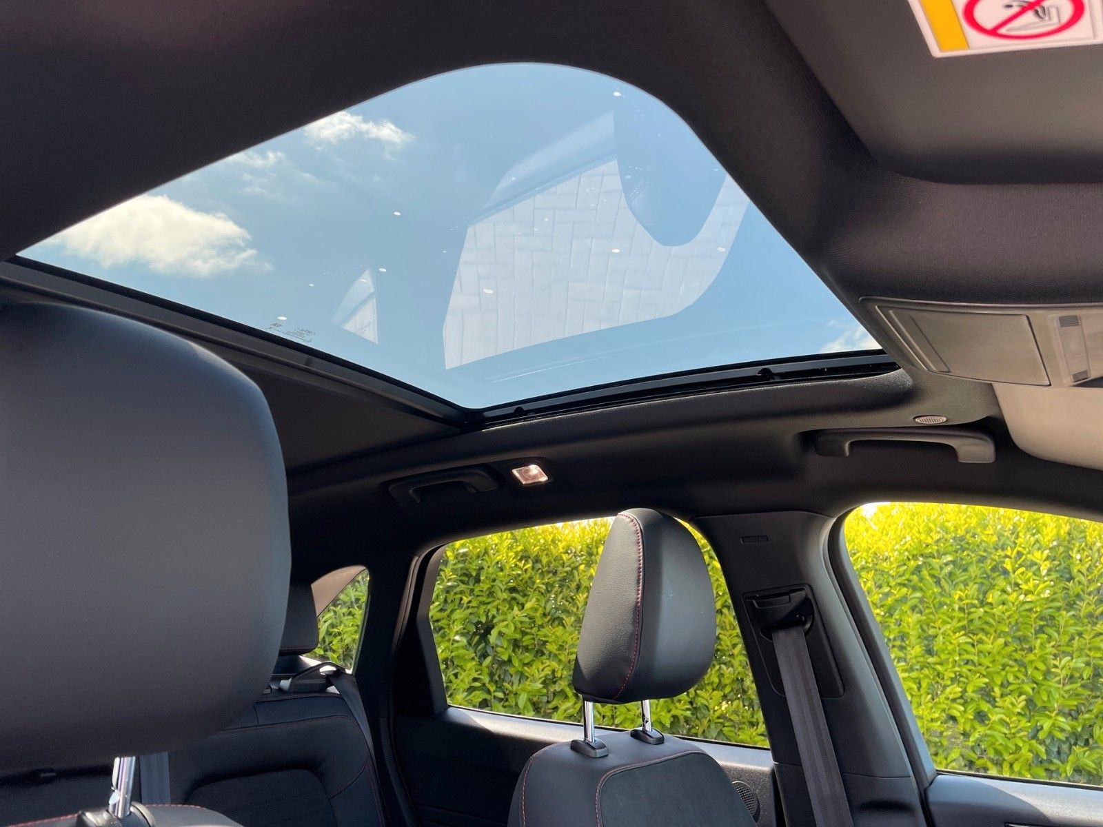 Fahrzeugabbildung Ford Kuga 2.5 PHEV ST-Line X Black Package+AHK+20"+..