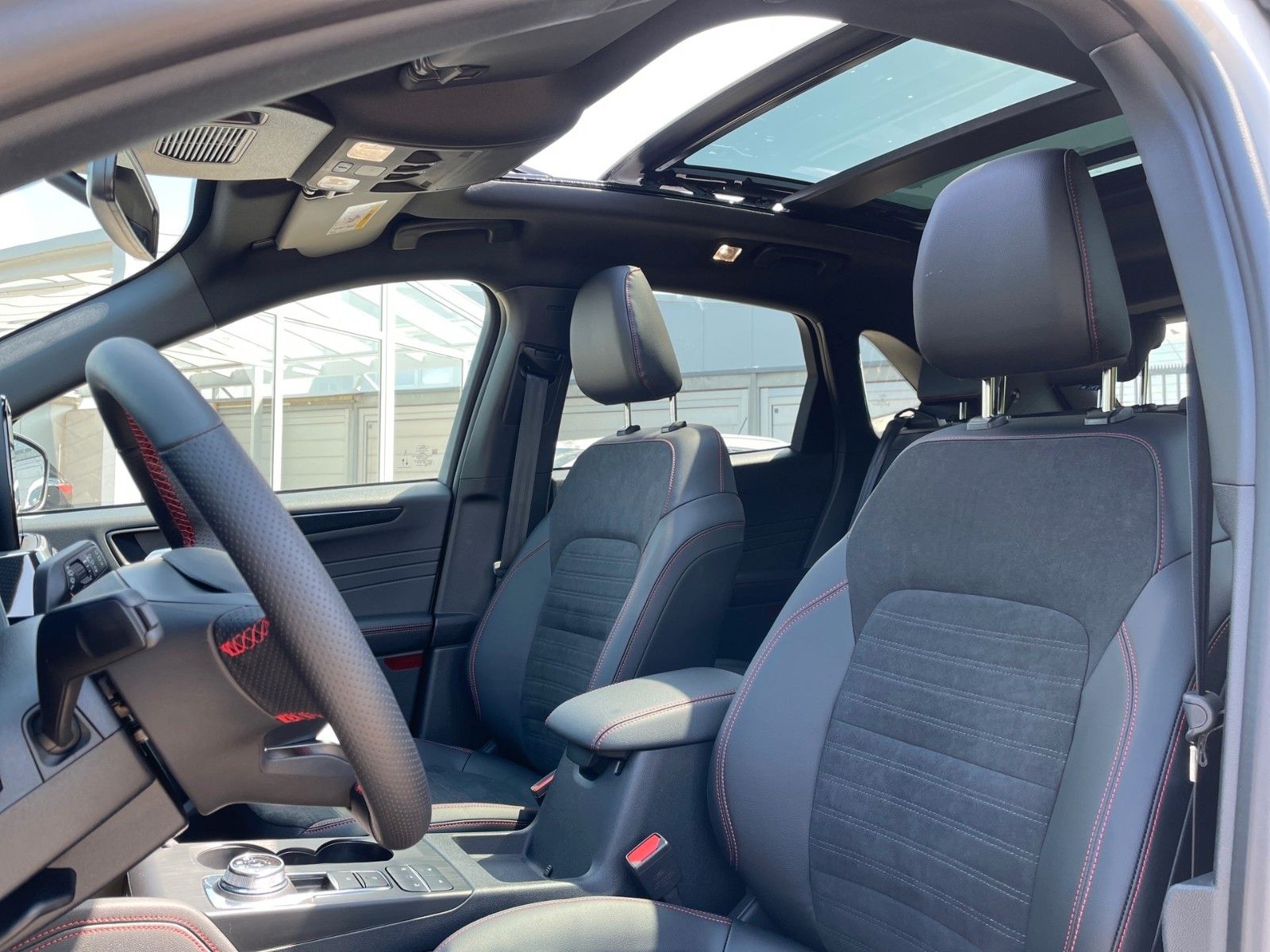 Fahrzeugabbildung Ford Kuga 2.5 PHEV ST-Line X Black Package+AHK+20"+..