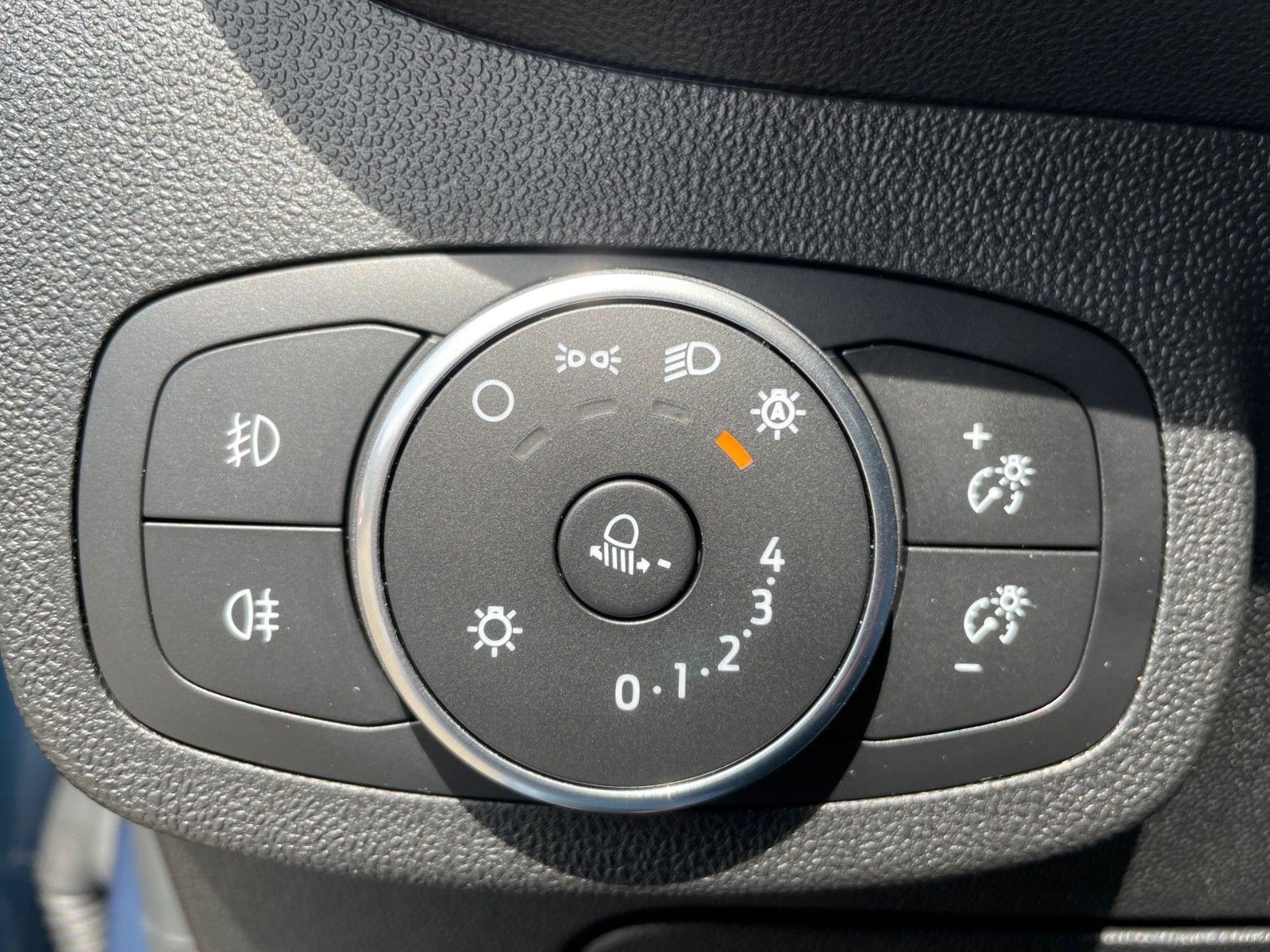 Fahrzeugabbildung Ford Fiesta 1.1 Cool & Connect+Park-Pilot+CarPlay+...