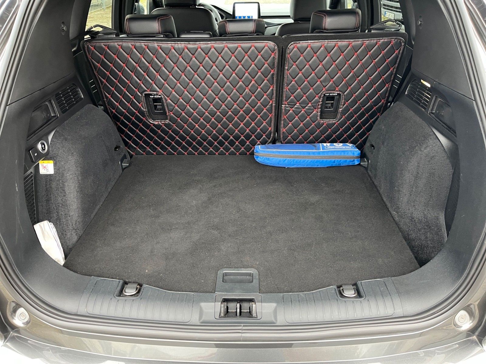 Fahrzeugabbildung Ford Kuga ST-Line X