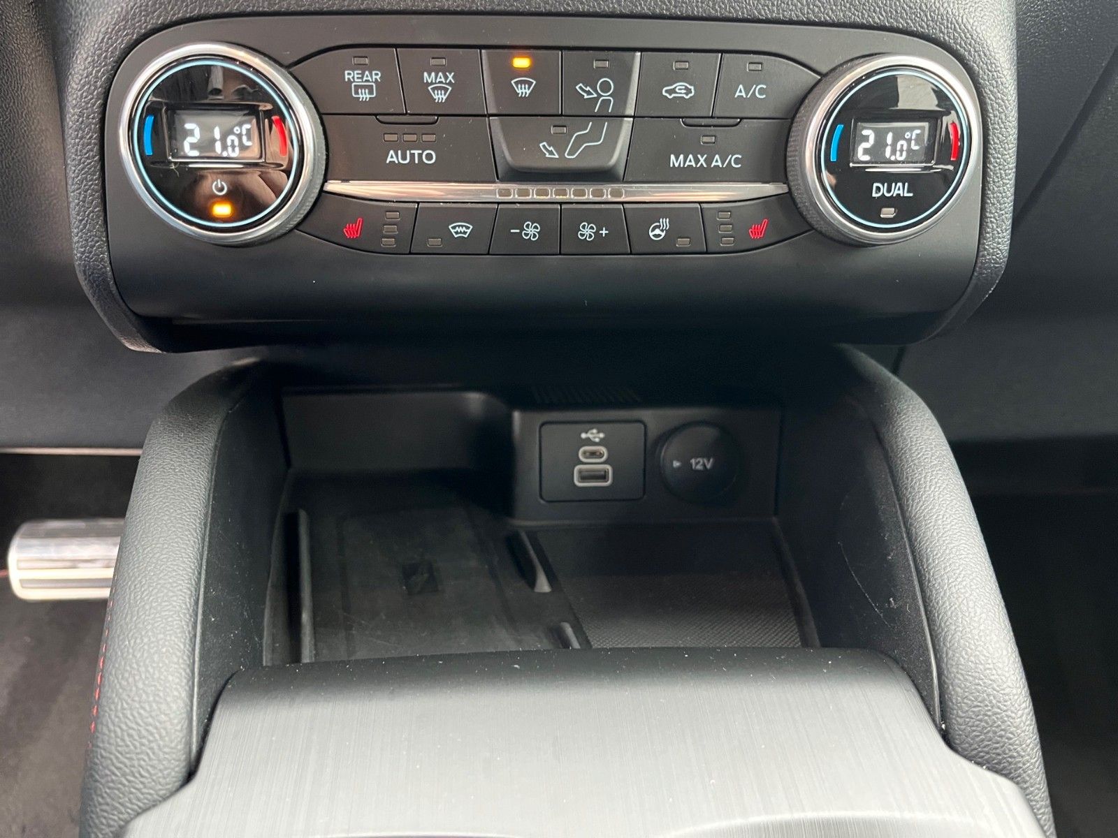 Fahrzeugabbildung Ford Kuga ST-Line X