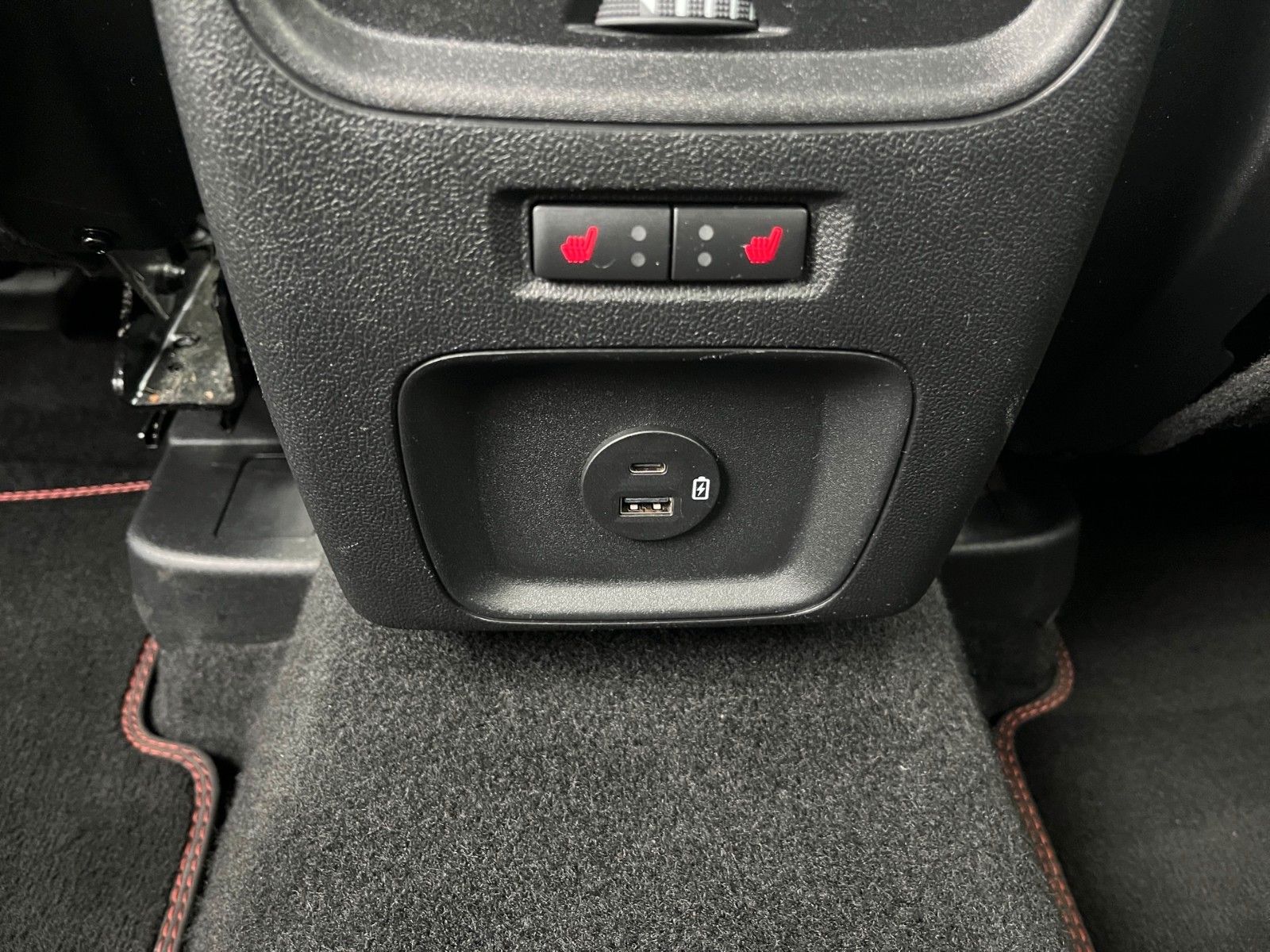Fahrzeugabbildung Ford Kuga ST-Line X