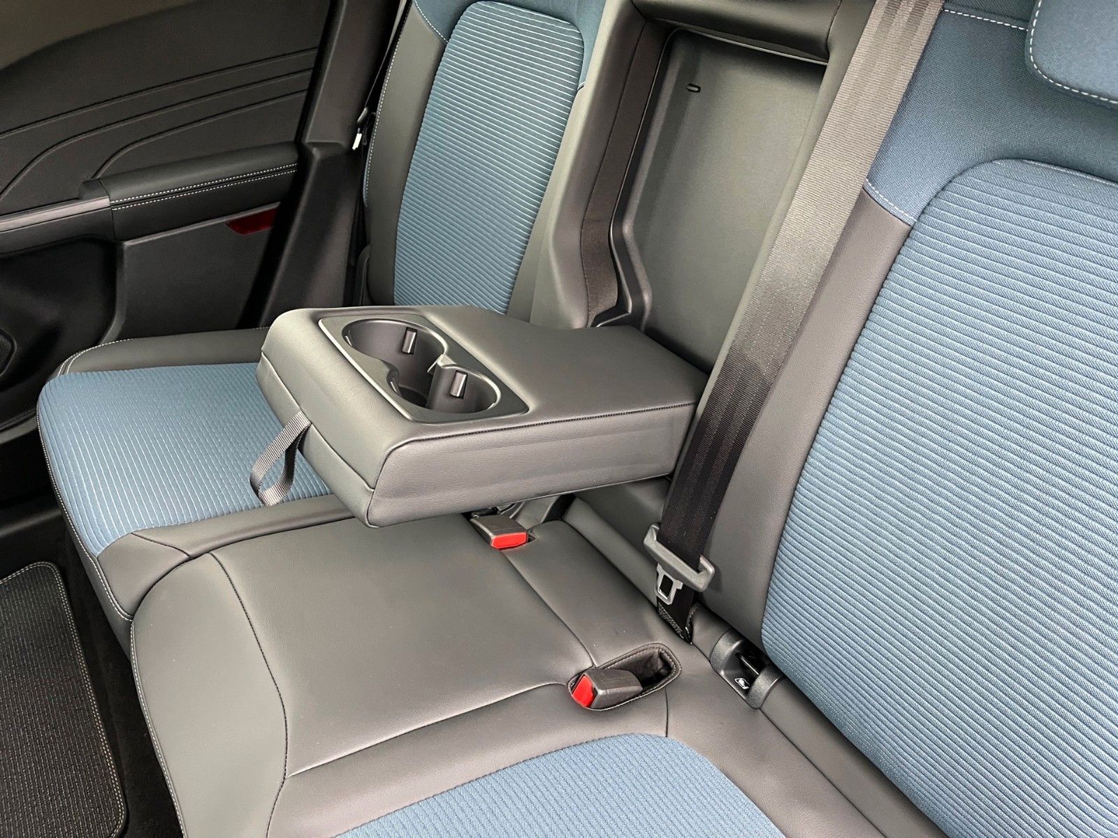 Fahrzeugabbildung Ford Kuga PHEV BlueCruise Edition 0% Finanzierung