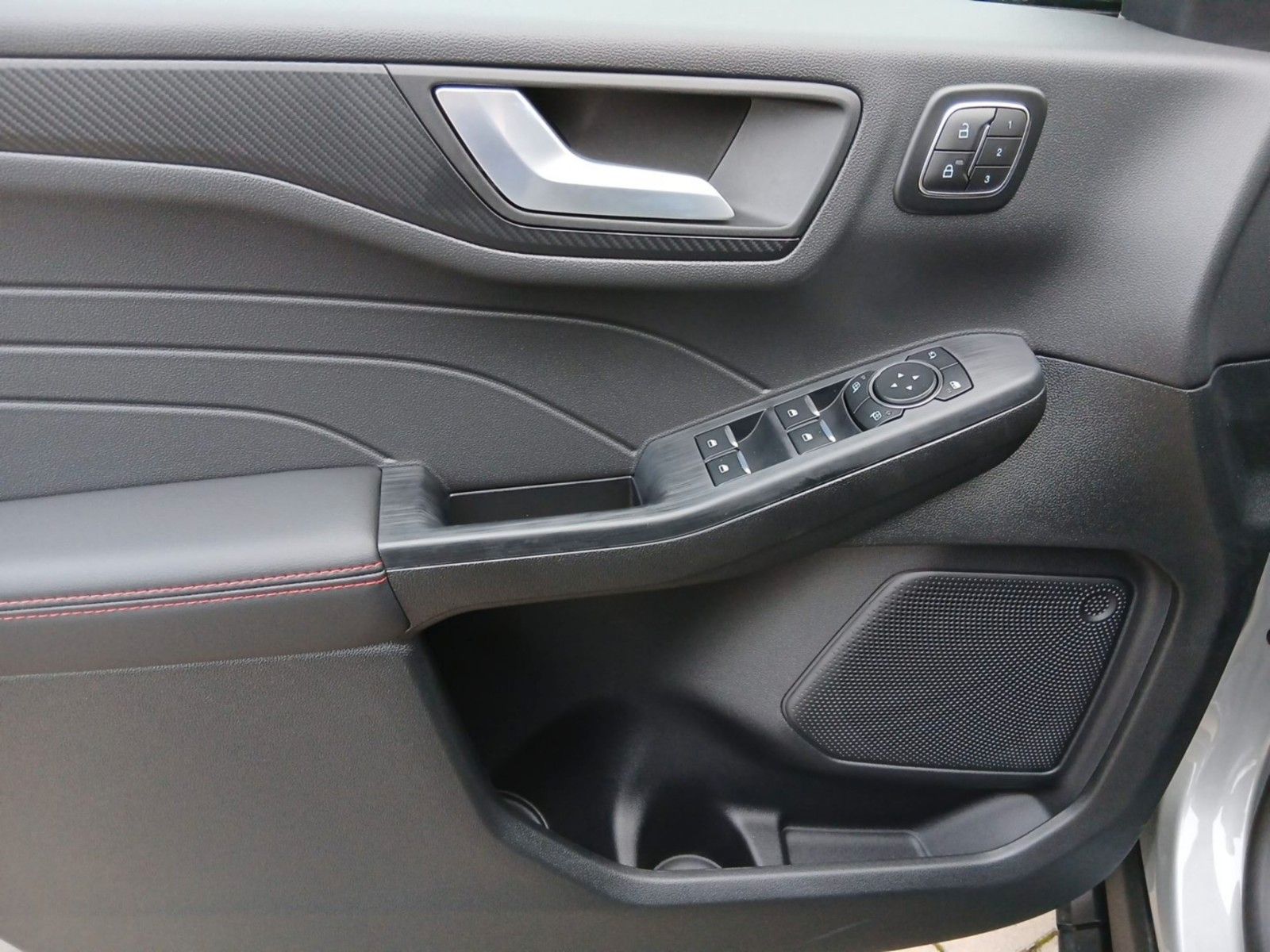 Fahrzeugabbildung Ford Kuga PHEV ST-Line X 0% Finanzierung