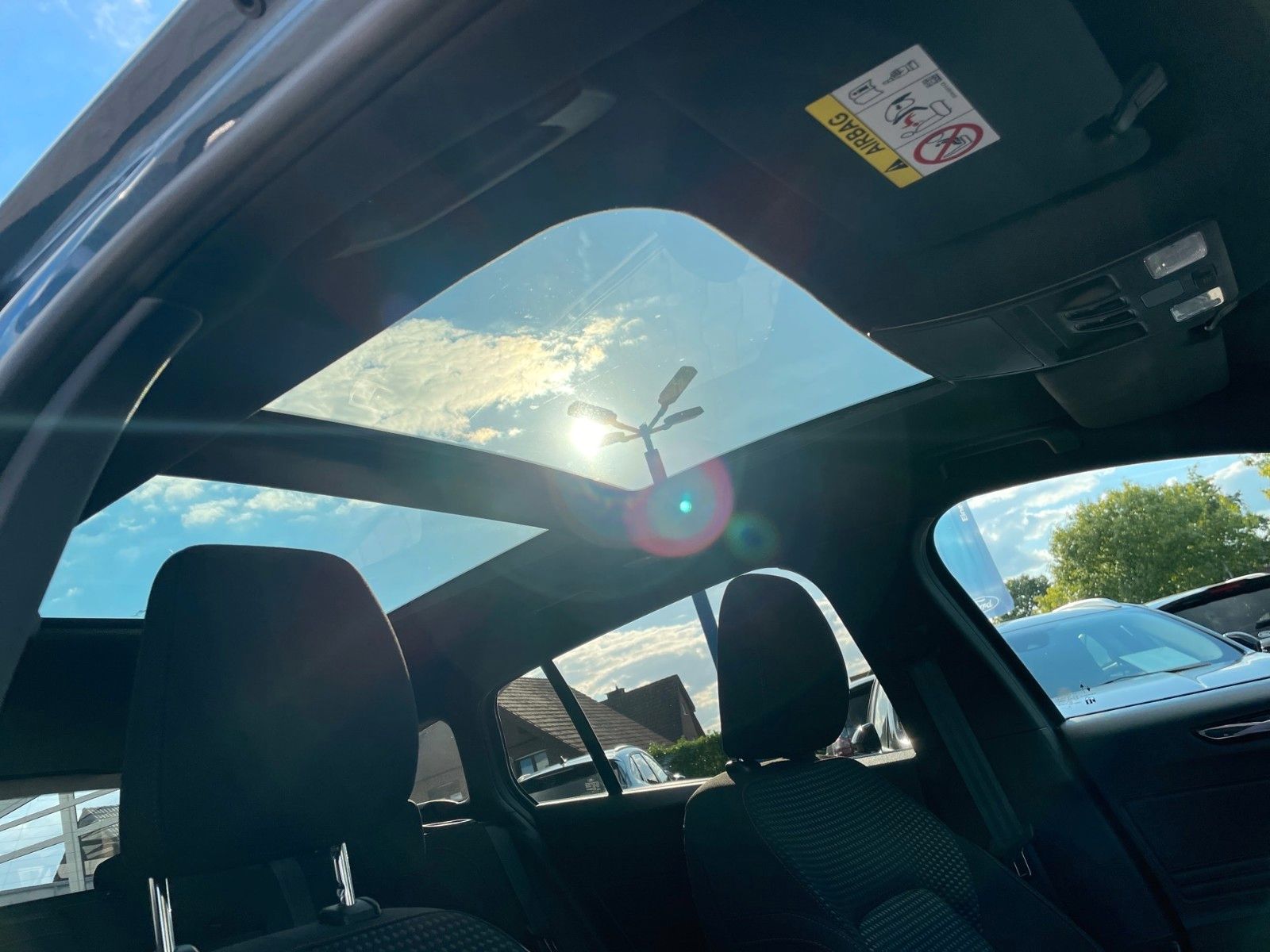 Fahrzeugabbildung Ford Focus Turnier 2.0 EcoBlue ST-Line X+Panorama+20"