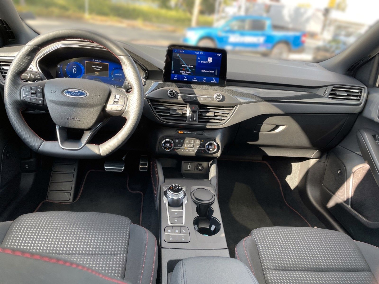 Fahrzeugabbildung Ford Focus Turnier 2.0 EcoBlue ST-Line X+Panorama+20"