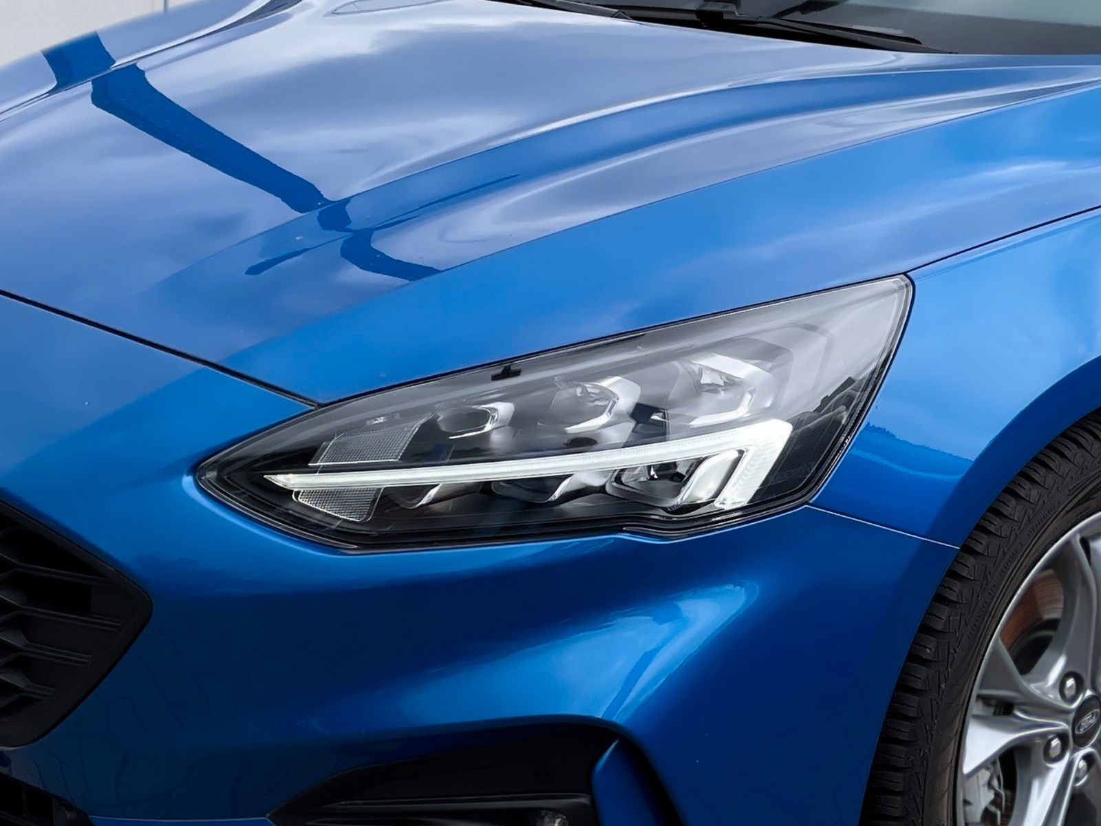 Fahrzeugabbildung Ford Focus Turnier 2.0 EcoBlue ST-Line+Navi+LED+RFK+.