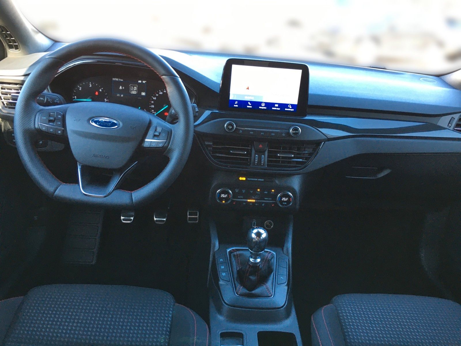 Fahrzeugabbildung Ford Focus Turnier 2.0 EcoBlue ST-Line+Navi+LED+RFK+.