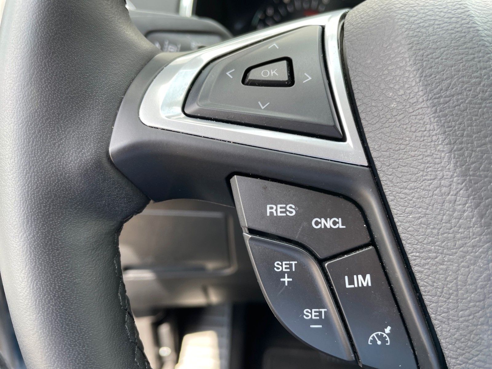 Fahrzeugabbildung Ford S-Max 2.0 EcoBlue Aut. Titanium+LED+...