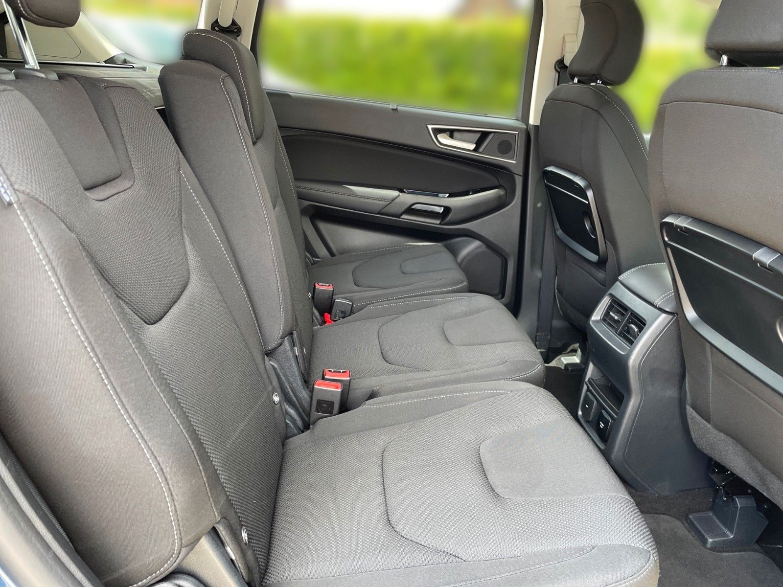 Fahrzeugabbildung Ford S-Max 2.0 EcoBlue Aut. Titanium+LED+...