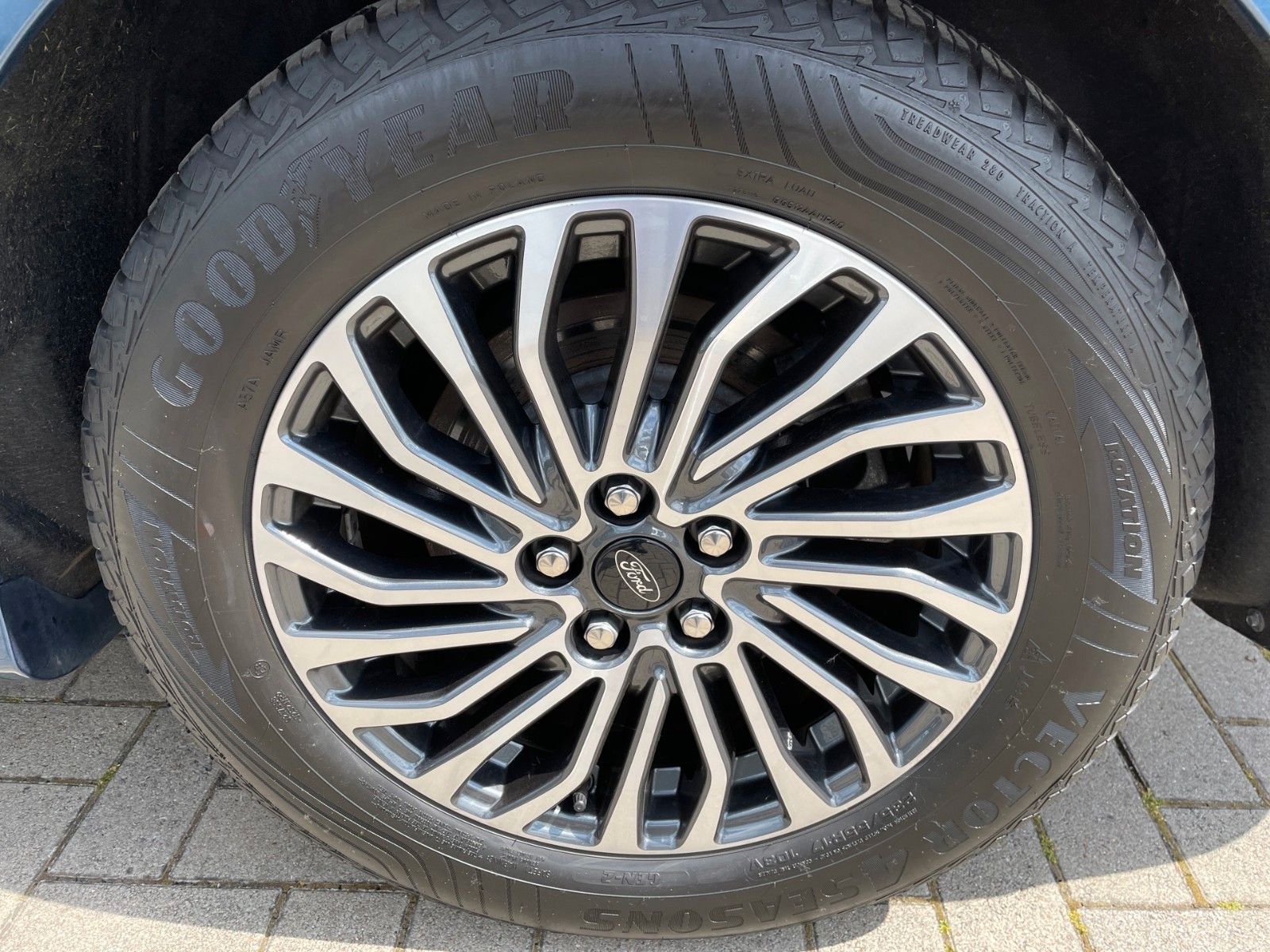 Fahrzeugabbildung Ford S-Max 2.0 EcoBlue Aut. Titanium+LED+...