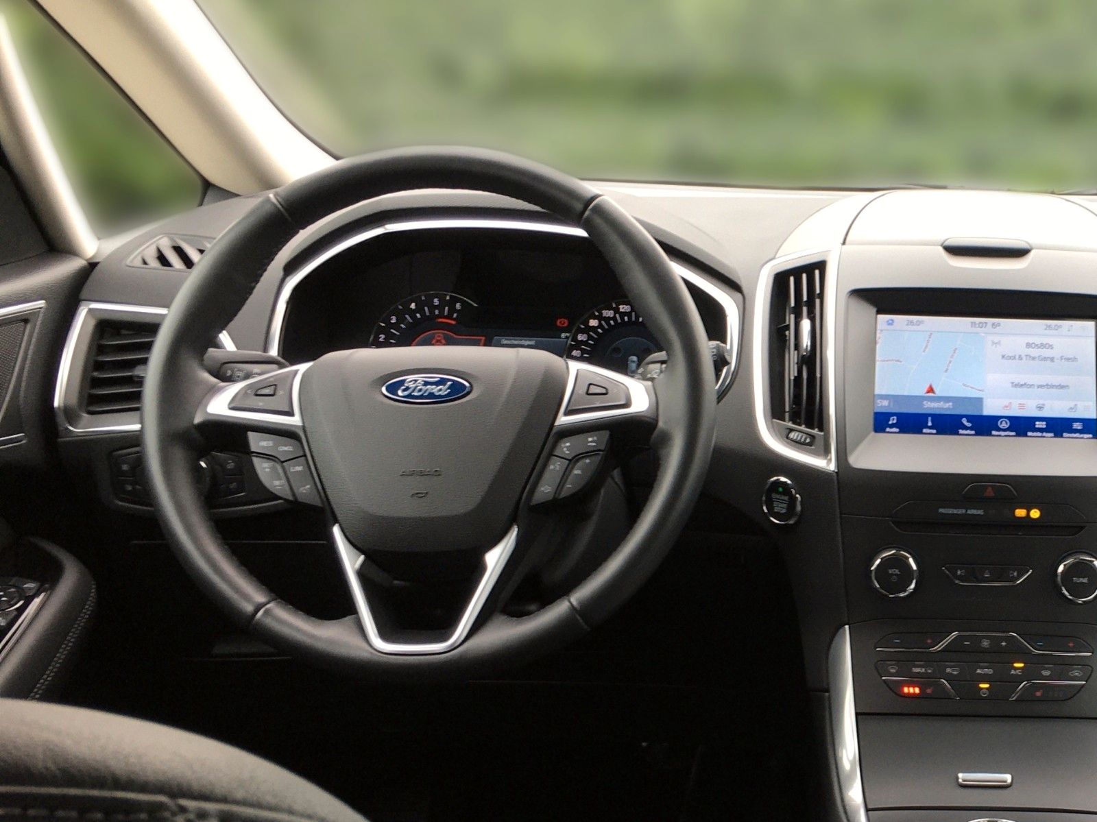Fahrzeugabbildung Ford S-Max 2.0 EcoBlue Titanium Autom.+LED+AHK+7 Sitz