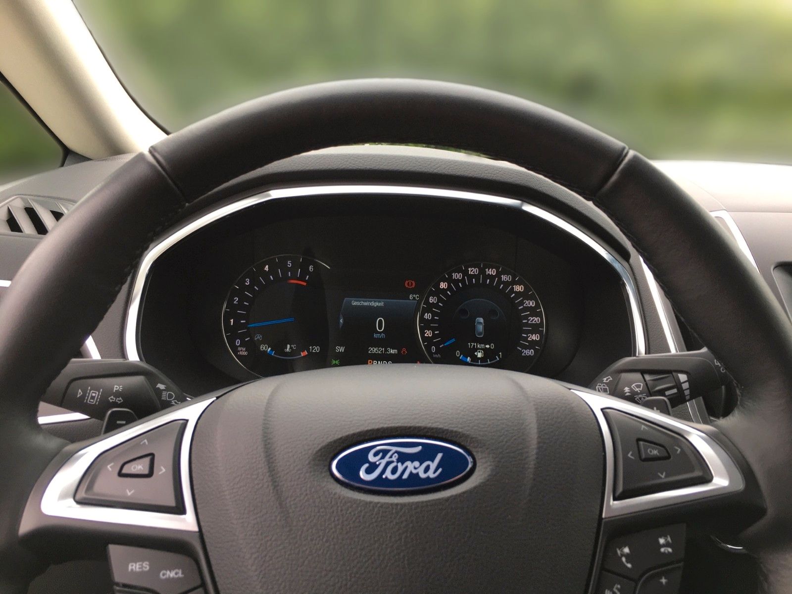 Fahrzeugabbildung Ford S-Max 2.0 EcoBlue Titanium Autom.+LED+AHK+7 Sitz