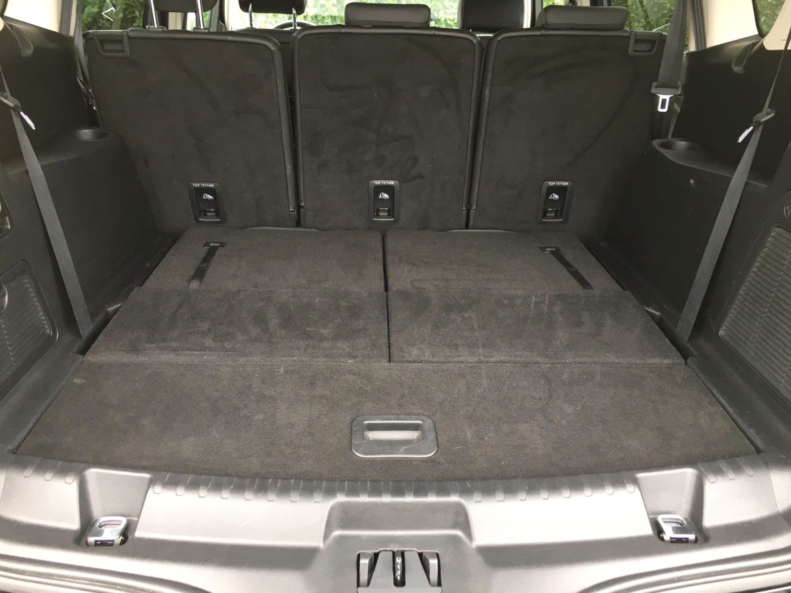 Fahrzeugabbildung Ford S-Max 2.0 EcoBlue Titanium Autom.+LED+AHK+7 Sitz
